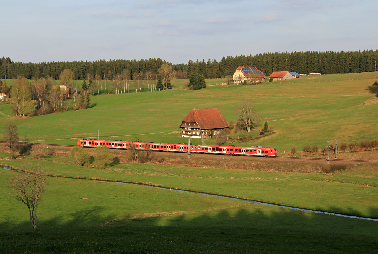 http://badische-schwarzwaldbahn.de/DSO/B127.jpg