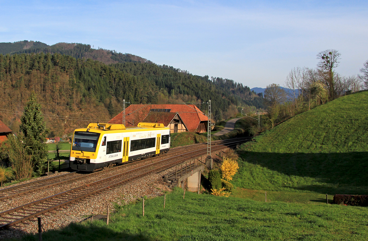 http://badische-schwarzwaldbahn.de/DSO/B129.jpg