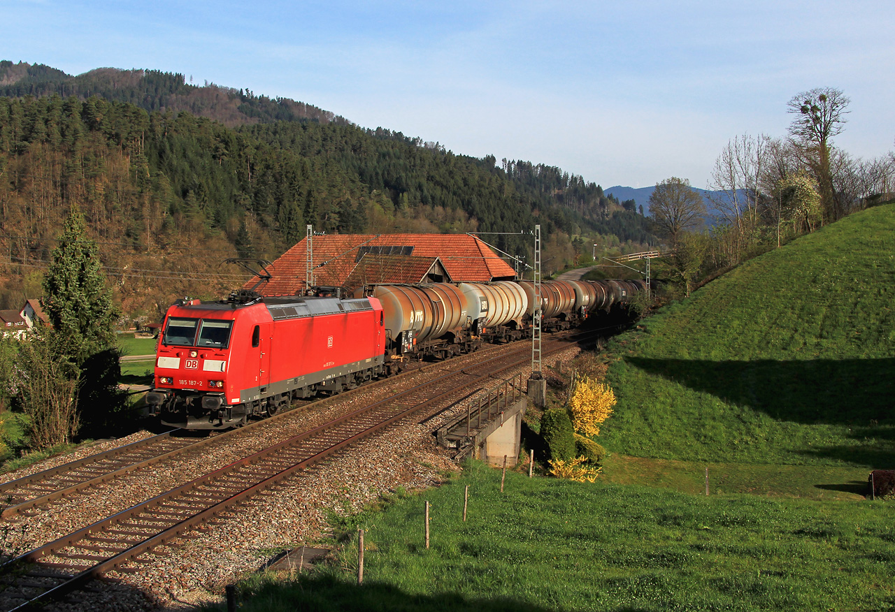 http://badische-schwarzwaldbahn.de/DSO/B130.jpg